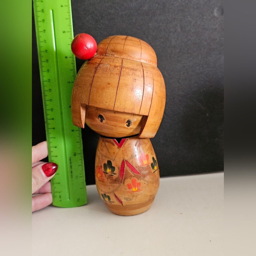 Vintage Japanese Kokeshi Wooden Doll 4.75in Mid-century - Picture 8 of 8